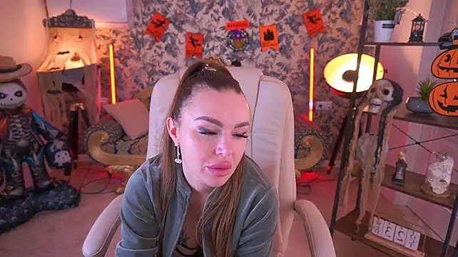 EmilyySecret's Live XXX Chat