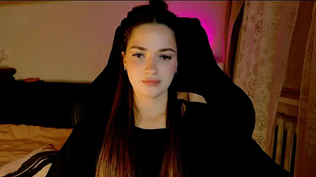 KiraVair's Live XXX Chat