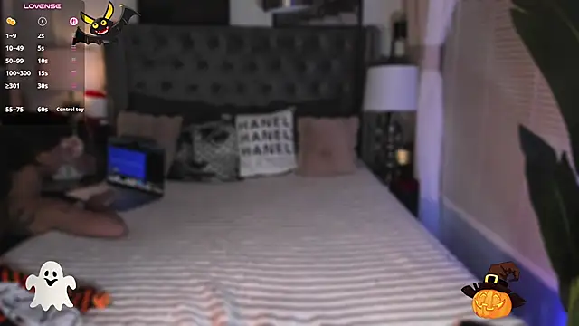 ParisianDoll live XXX chat