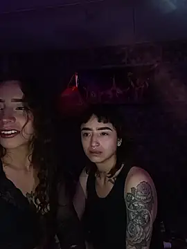 แชท XXX สดของ AlexxaAndRileyy