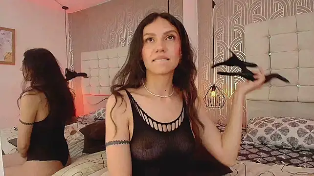 Ariana_CellFg's Live XXX Chat