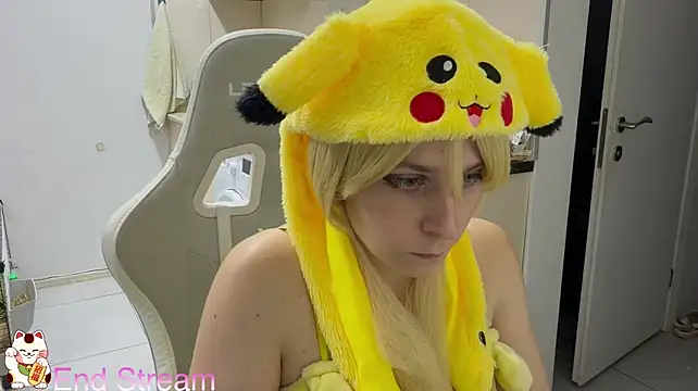 Chat +18 de ShiroiFubuki ao vivo