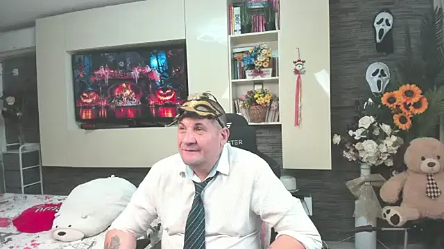 SpartacusDaddy48 XXX чат на живо