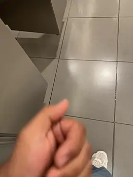 הופעת וובקאם של liam_bronw