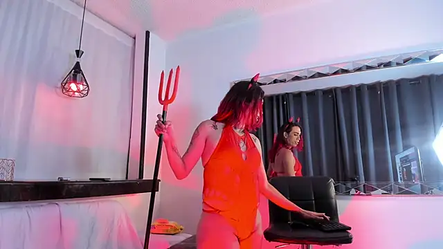 sexx_goddess Adlı Modelin Canlı XXX Sohbeti