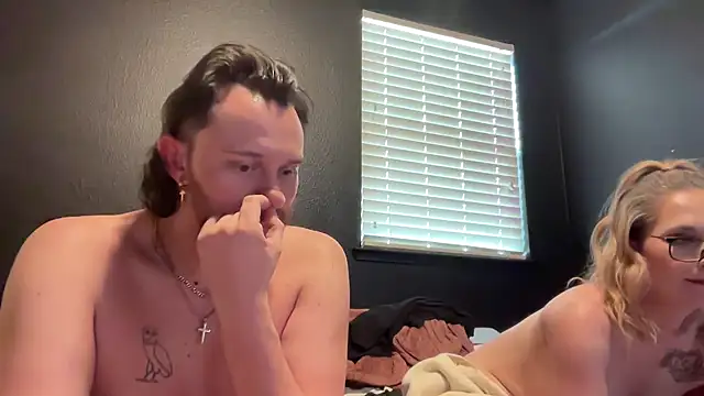 hungandcloudy – Naživo XXX chat