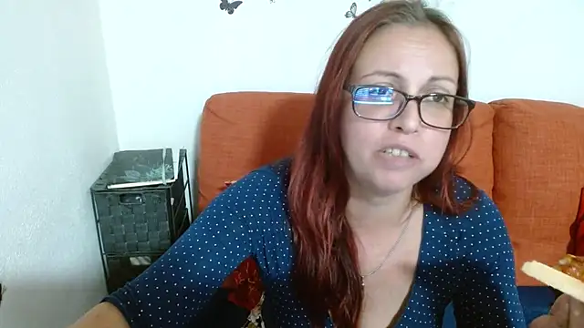 XXX chat uživo modela LadyHellene