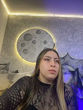dany_bannany_ Adlı Modelin Canlı XXX Sohbeti