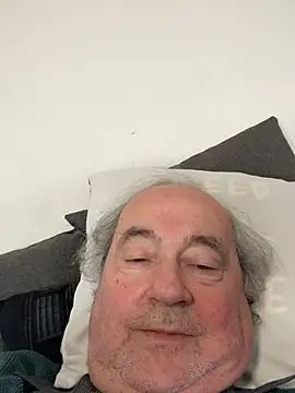 XXX chat uživo modela csikar
