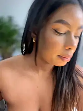 _caroline_jackson_'s Live XXX Chat