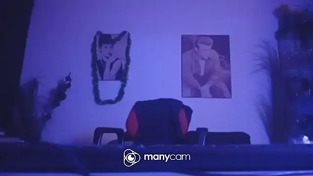 XXX chat uživo modela der_dino30