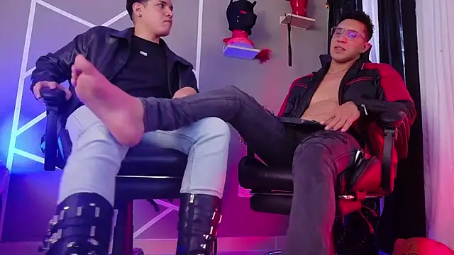 Chat XXX ao vivo de AngeloandEdward