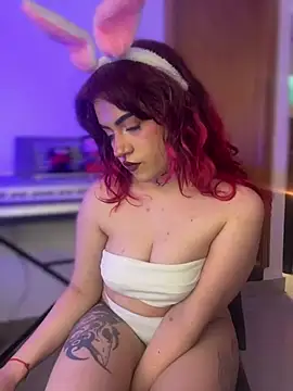 NikkiNix Adlı Modelin Canlı XXX Sohbeti