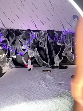 PittAndLunaa Adlı Modelin Canlı XXX Sohbeti
