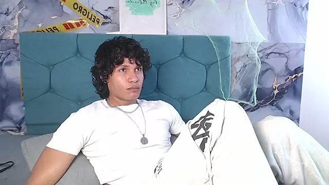 MaximilianRoth Adlı Modelin Canlı XXX Sohbeti
