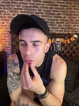 Raziel_Duskbane's Live XXX Chat