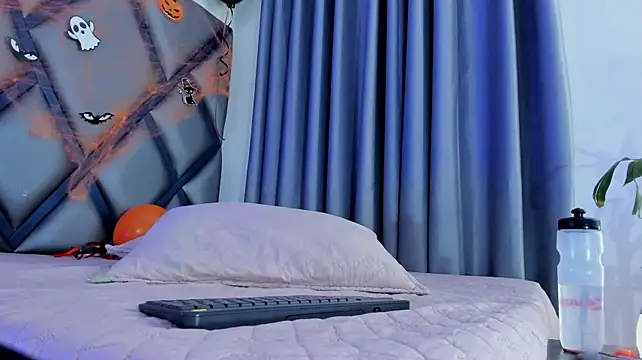 Bby-pink's Live XXX Chat