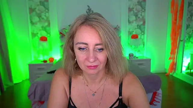 LavanderSophi's Live XXX Chat