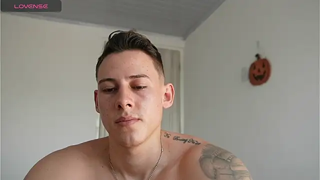 Chat +18 de Muscle_King_Cum ao vivo