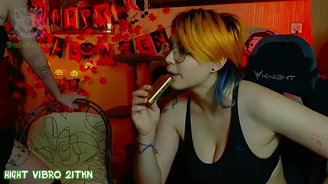 TrickyKitsune XXX чат на живо