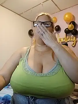 EllisW8 Live XXX-chat