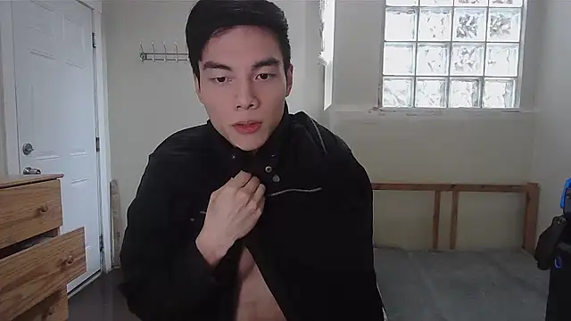 Allen8707 即時 XXX 聊天