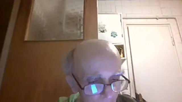 mariusica1@xh live XXX chat