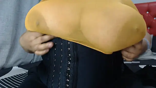 ShortShaly XXX чат на живо