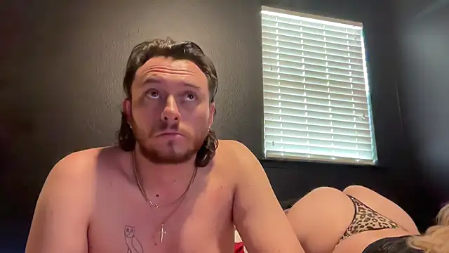 XXX chat uživo modela hungandcloudy
