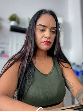 Sara-77 live XXX chat