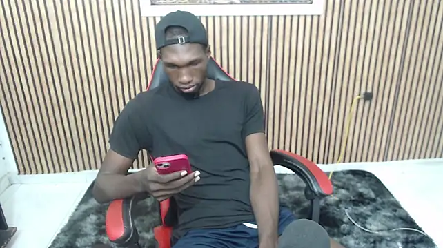 Chat +18 de black30cmdick ao vivo