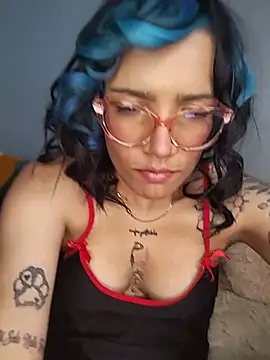 Yaumiko's Live XXX Chat