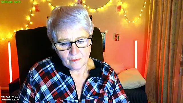 Chat +18 de Sandra_Snowflake ao vivo
