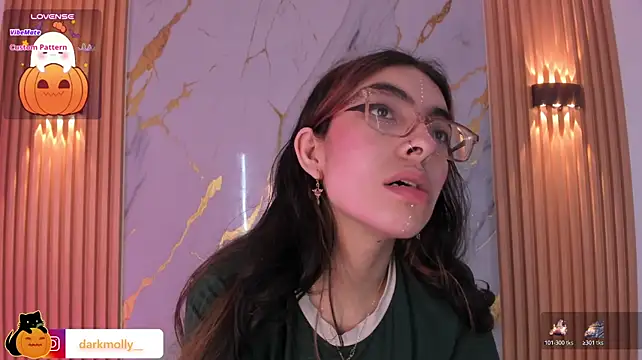 Molly_A Adlı Modelin Canlı XXX Sohbeti