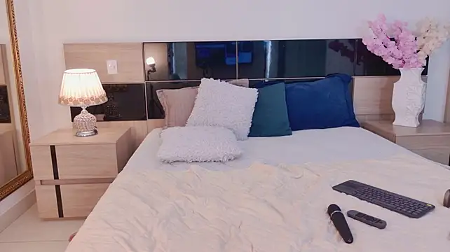 EmmaMartinsX Adlı Modelin Canlı XXX Sohbeti