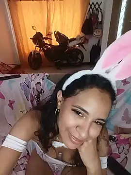 IvonnyR Chat XXX in diretta