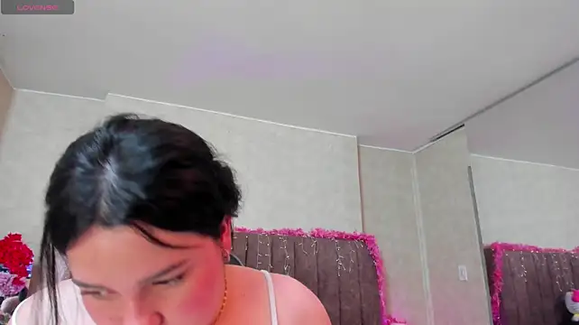 Juliieth_Caandy's Live XXX Chat