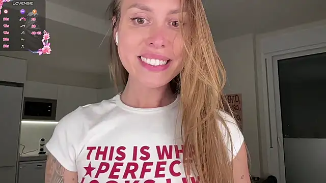 CharliMontanna's Live XXX Chat