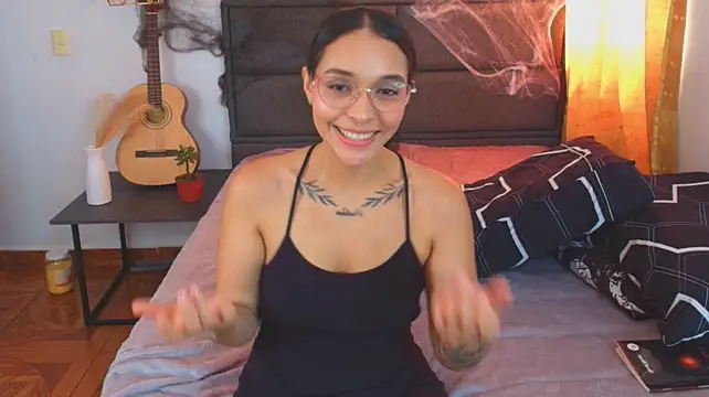 AuroraNoir_'s Live XXX Chat