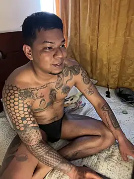 Show modela Saipuer31 na web-kameri