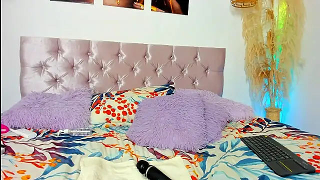 alanavega11 Adlı Modelin Canlı XXX Sohbeti
