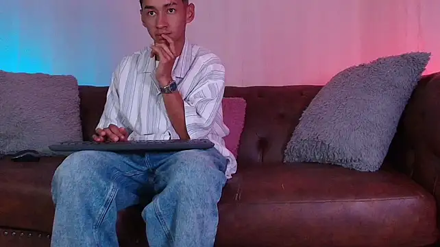 JhonnyDickerのライブXXXチャット