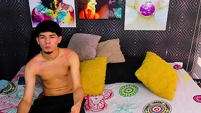 XXX chat uživo modela TwoKingsX