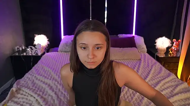 Онлайн чат XXX TinyNatalie