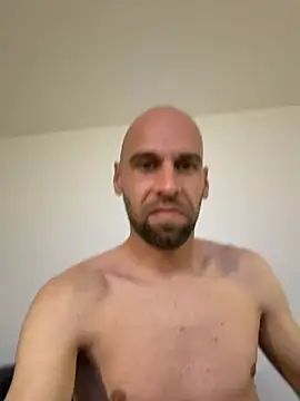 צ'אט XXX בשידור חי של _oliver_it
