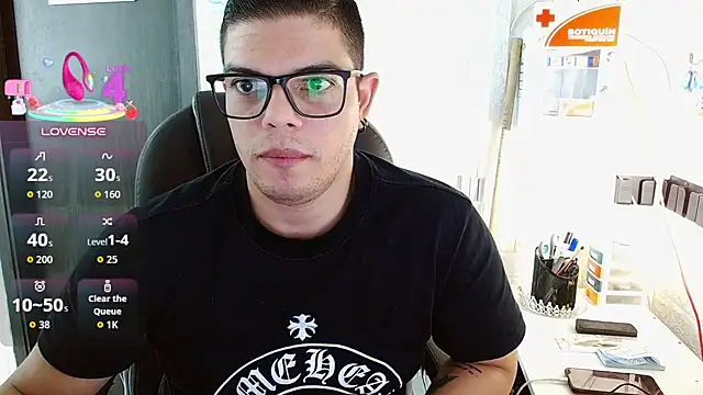 Realjoel01 élő XXX-chatje