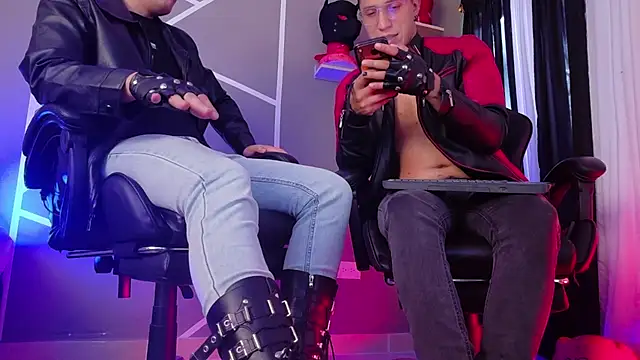 AngeloandEdward Adlı Modelin Canlı XXX Sohbeti