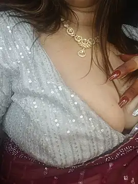 Aanshi22's Live XXX Chat