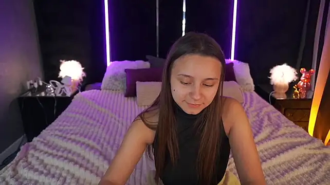 دردشة TinyNatalie الجنسية المباشرة