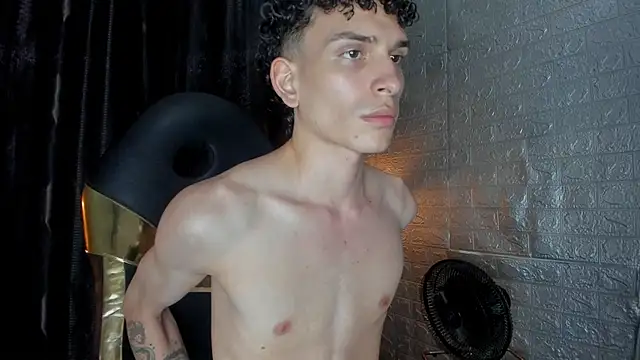 DAMIAN_22 Chat XXX live